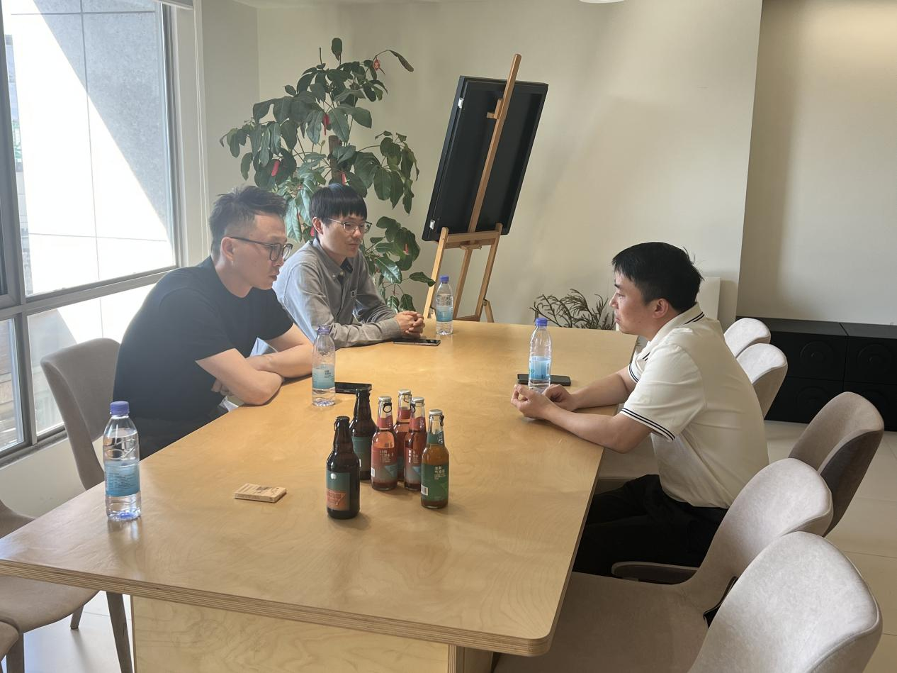 錢江商城管理團隊走訪武林夜市 共探經濟發展新路徑