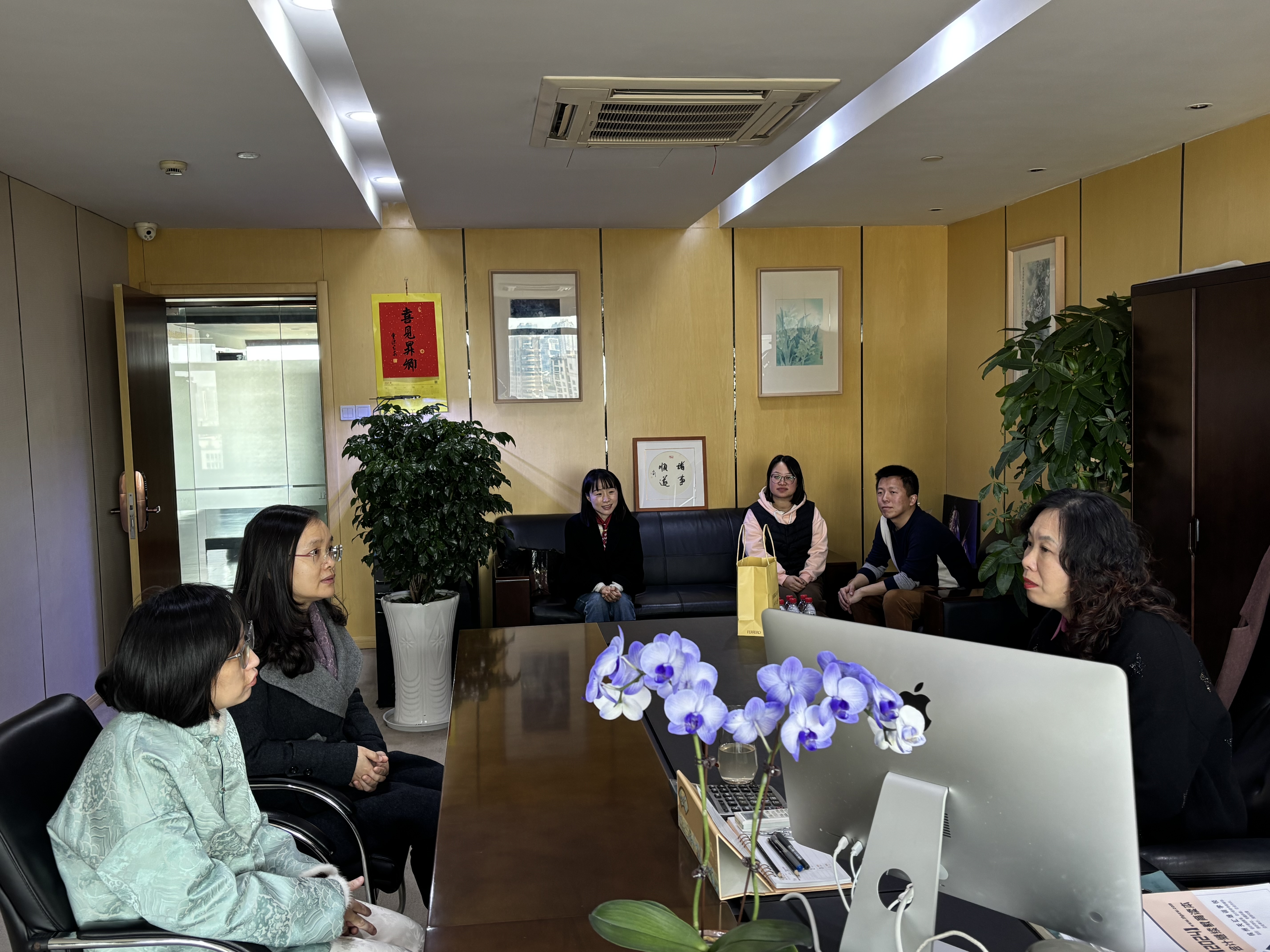 大關街道黨工委委員王順芳走訪水晶城開展新春慰問