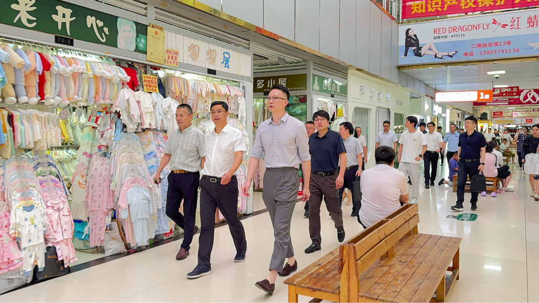 繃緊“安全弦”，把好“節(jié)前關(guān)”！拱墅區(qū)區(qū)領(lǐng)導(dǎo)蒞臨錢(qián)江商城開(kāi)展節(jié)前安全生產(chǎn)檢查