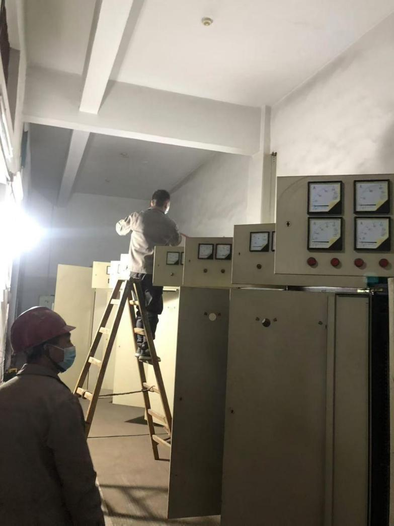 錢江商城物業部開展高配室維護保養工作