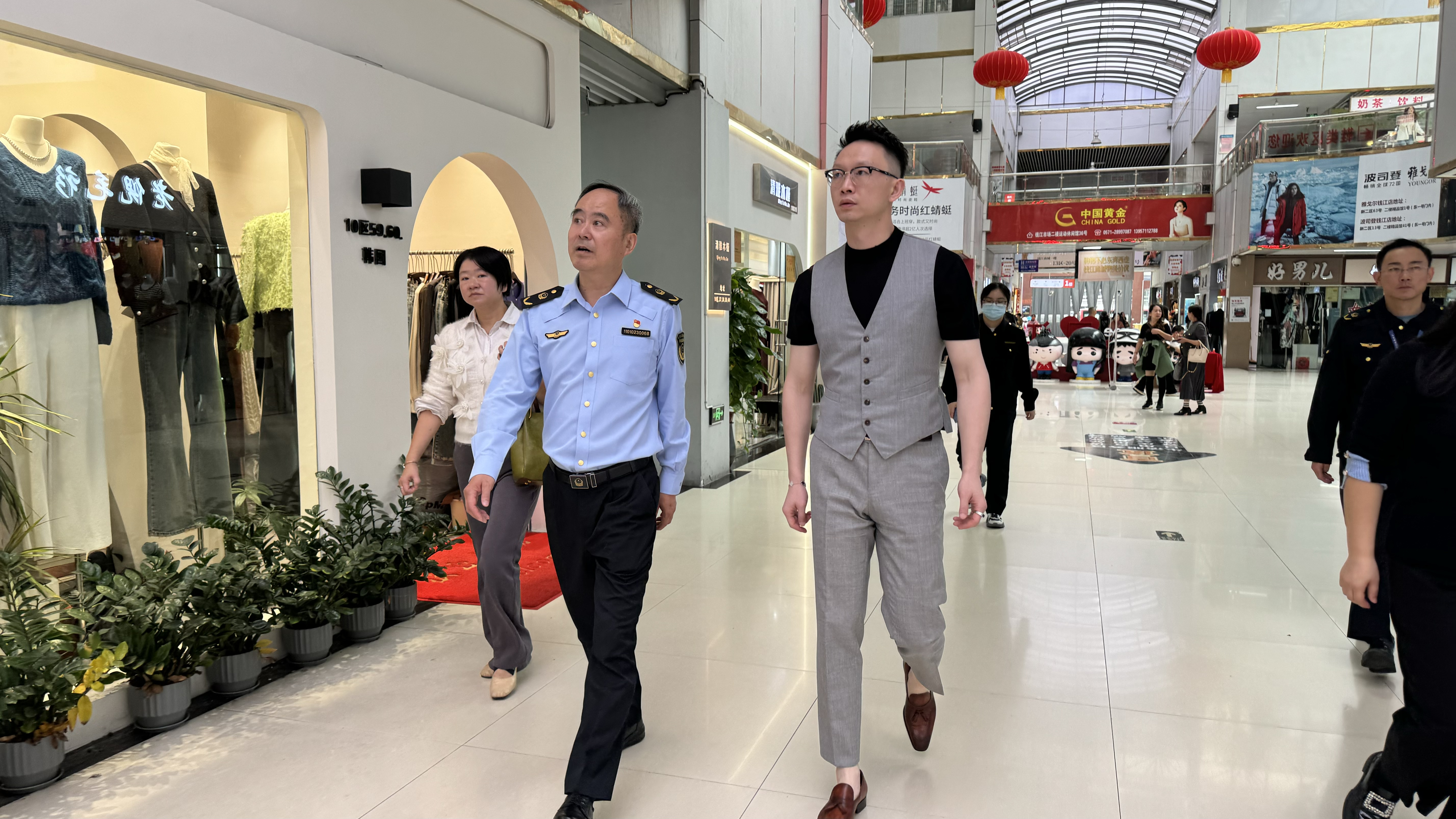 拱墅區市場監管局副局長蒞臨錢江商城開展黨建調研指導工作