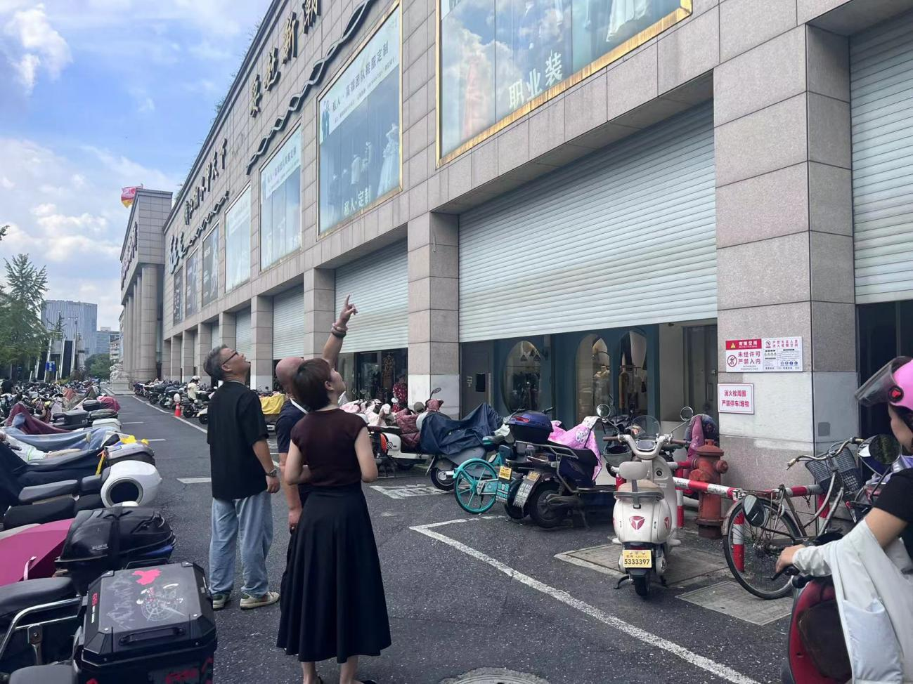 聞“風(fēng)”而動(dòng)，嚴(yán)陣以待錢(qián)江商城做好臺(tái)風(fēng)防御工作