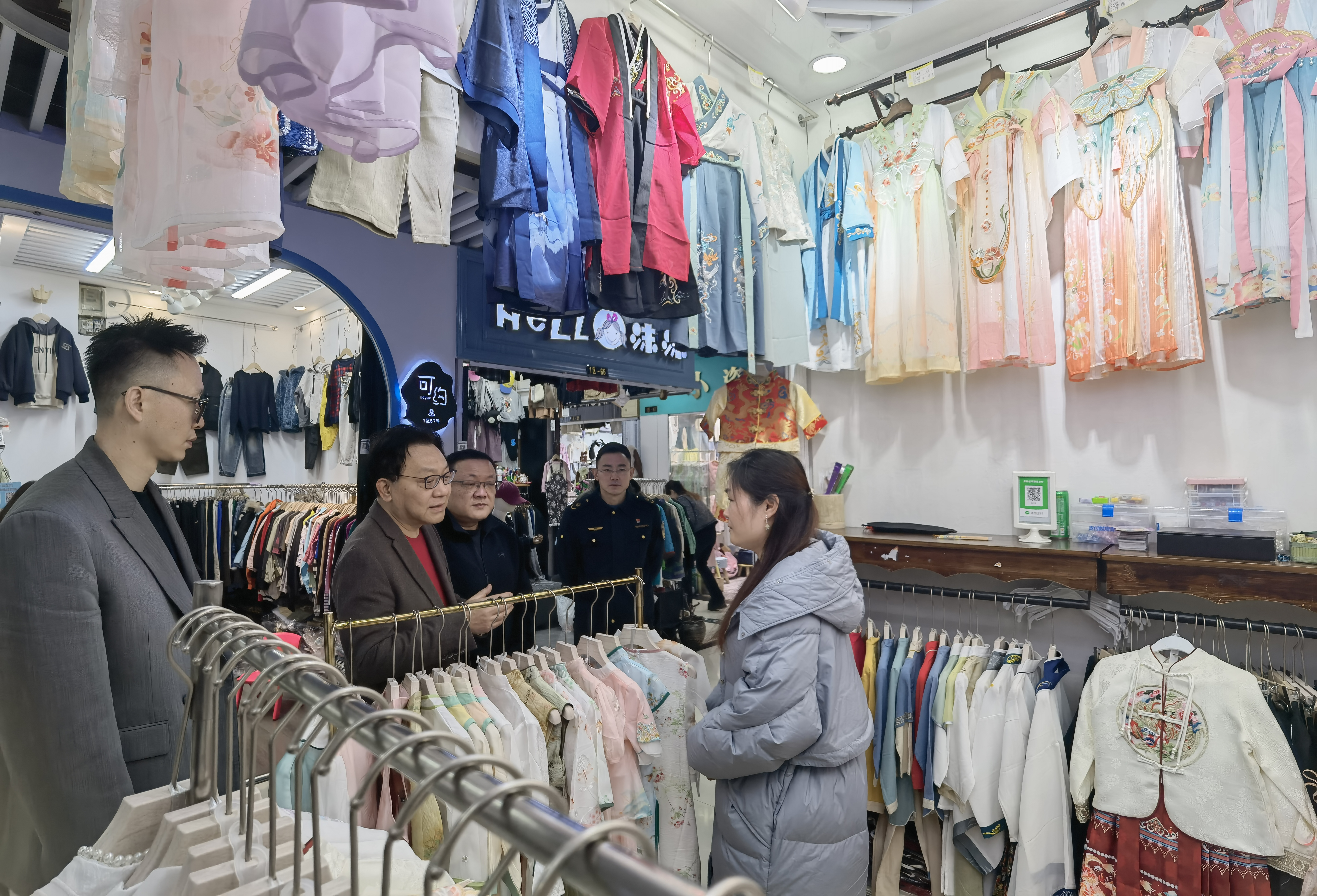 ?杭州市市場監管局領導走訪錢江商城調研個體戶經營工作