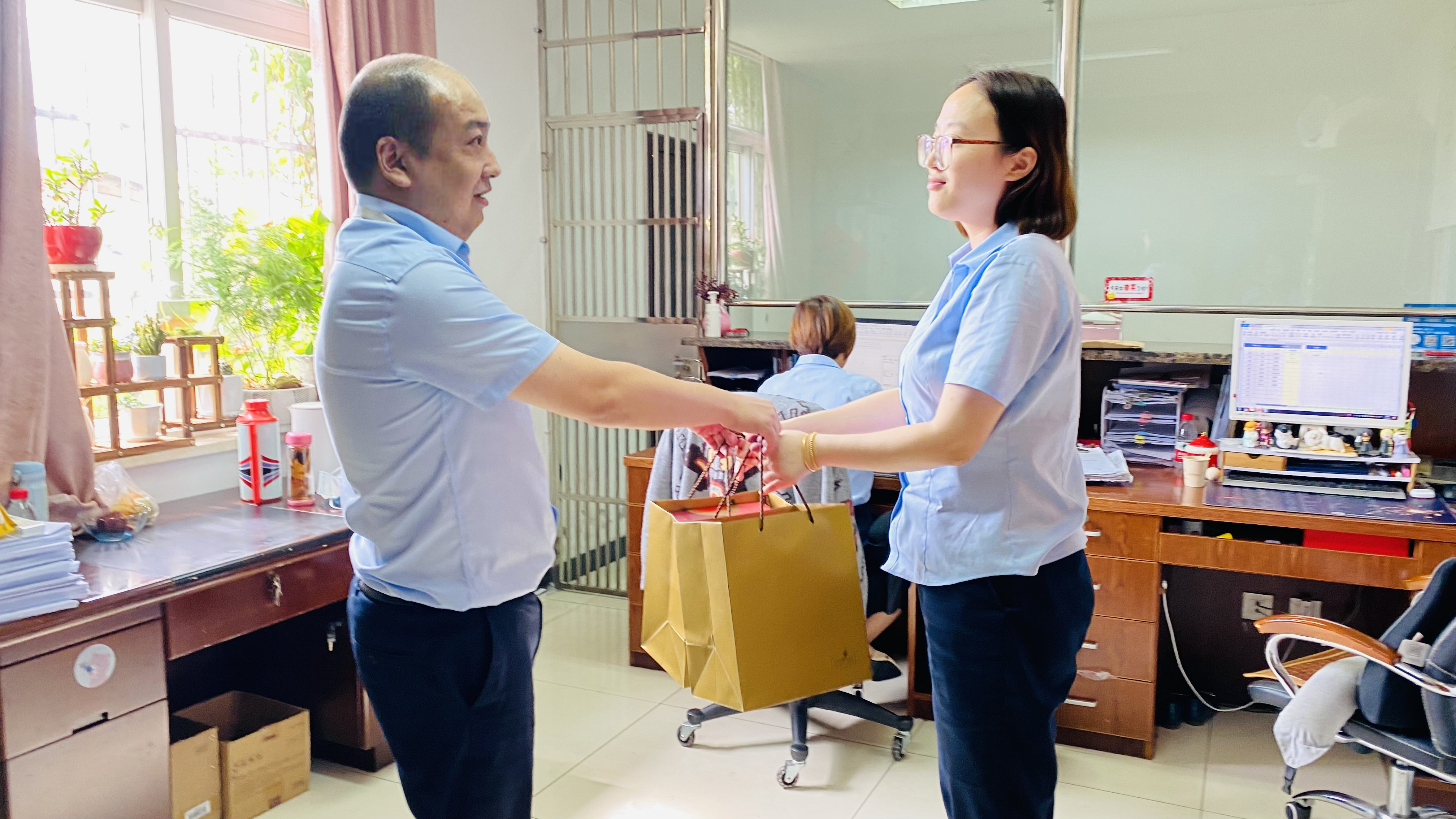 錢江商城為全員發放中秋福利彰顯人文關懷