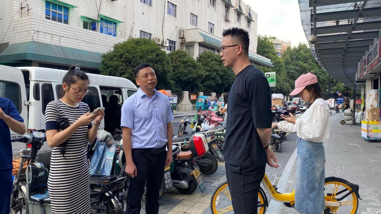 大關街道走訪錢江商城檢查安全生產(chǎn)工作