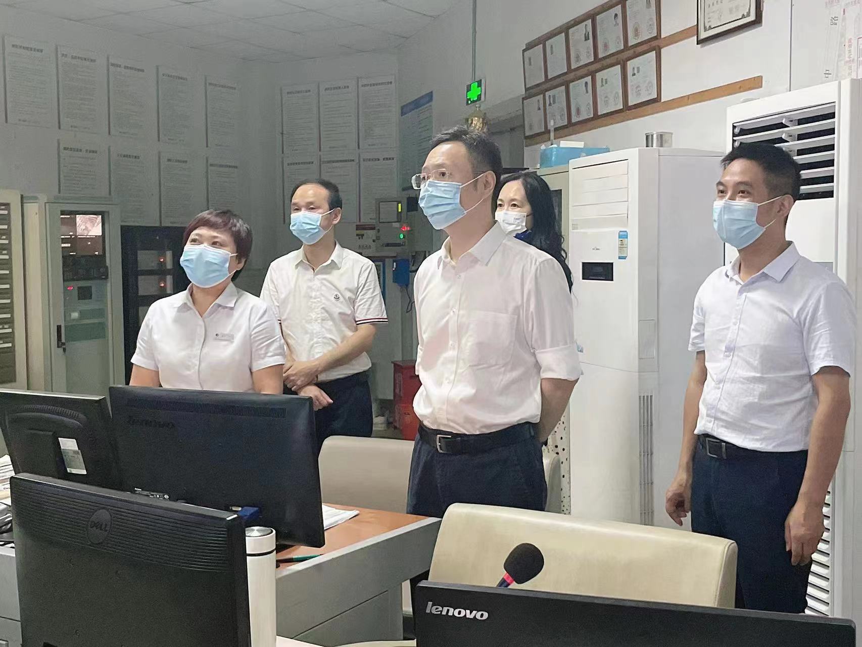 拱墅區副區長王濤蒞臨水晶城檢查節前消防安全