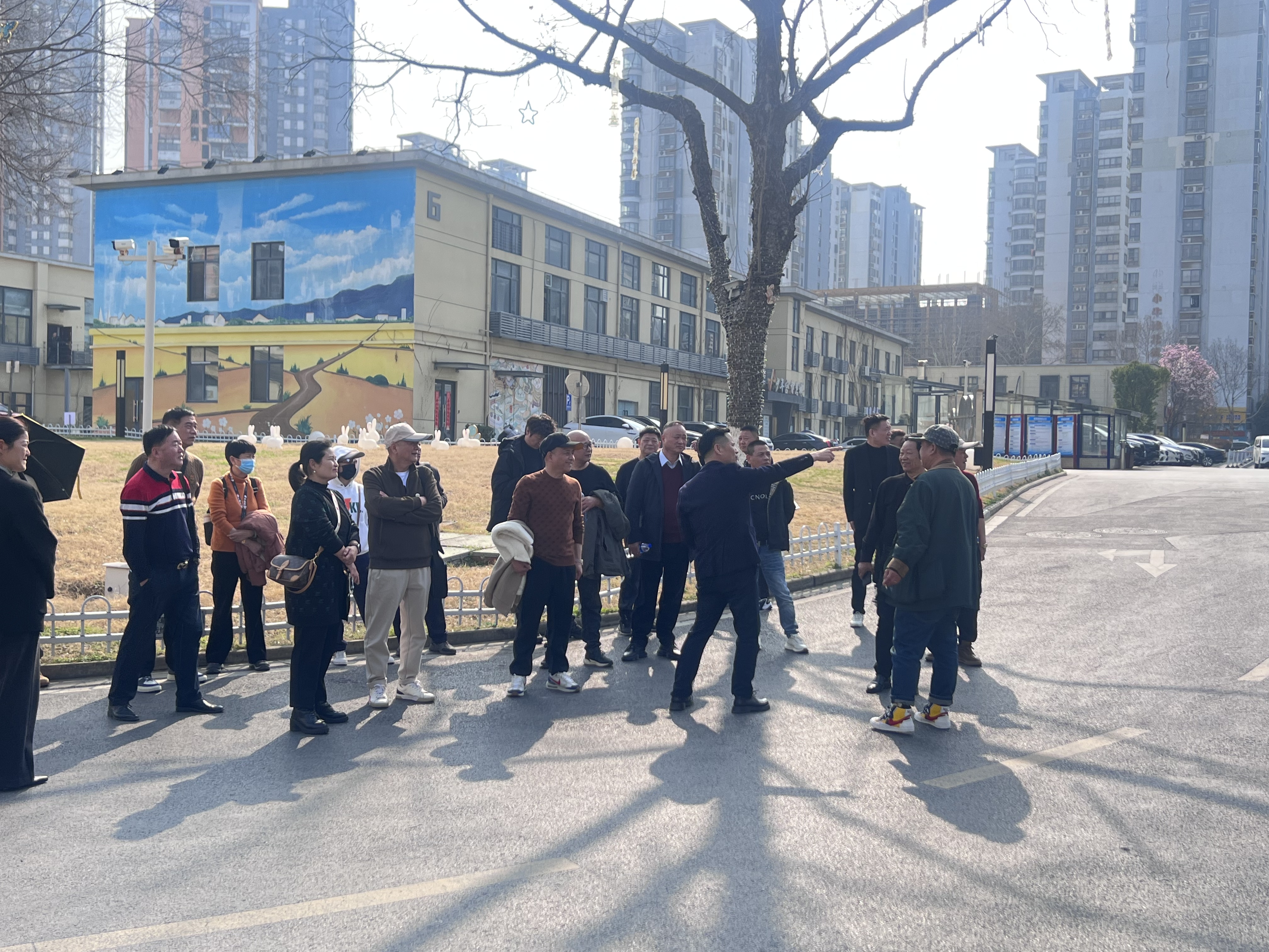 沈塘灣經濟合作社股東代表一行蒞臨集團合肥項目考察調研