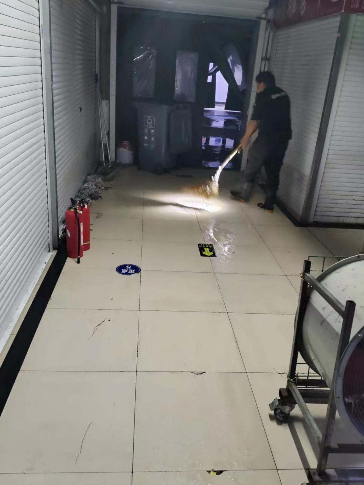 迎戰(zhàn)暴雨，錢江商城打好排水防汛攻堅戰(zhàn)